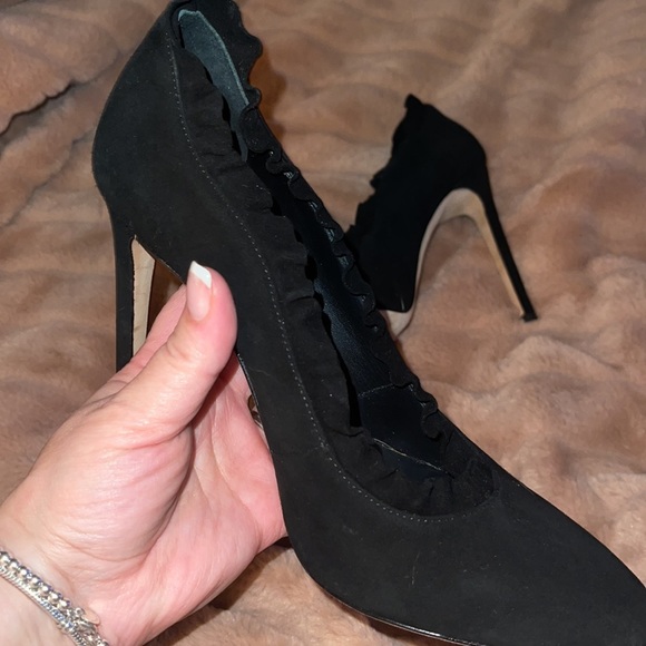 Giuseppe Zanotti - Black suede ruffle heels - Picture 4 of 8